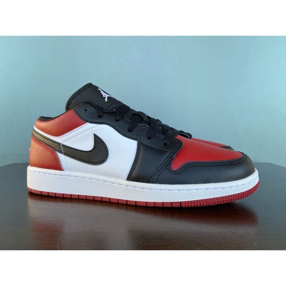 Nike Air Jordan 1 Low GS Bred Toe Black/Red Size 7Y (Women's Sz 8.5) 553560-612 - Picture 2 of 11